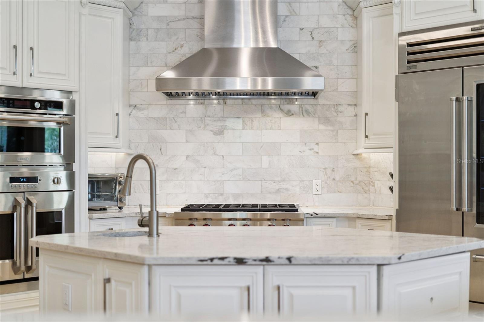 Listing photo id 33 for 3545 Legacy Hills Court