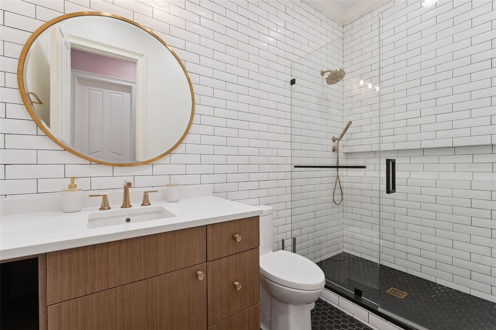 Listing photo id 50 for 3545 Legacy Hills Court