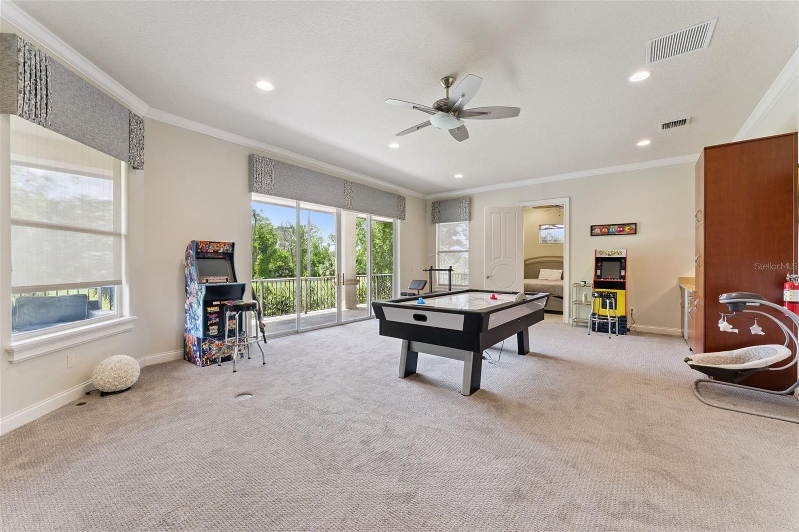 Listing photo id 82 for 3545 Legacy Hills Court