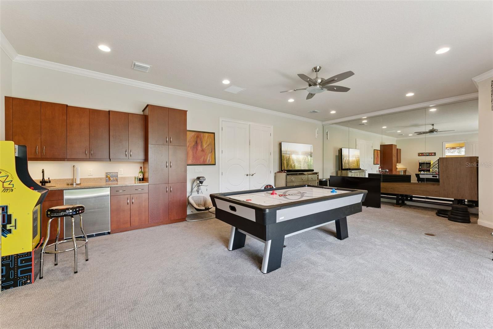 Listing photo id 84 for 3545 Legacy Hills Court