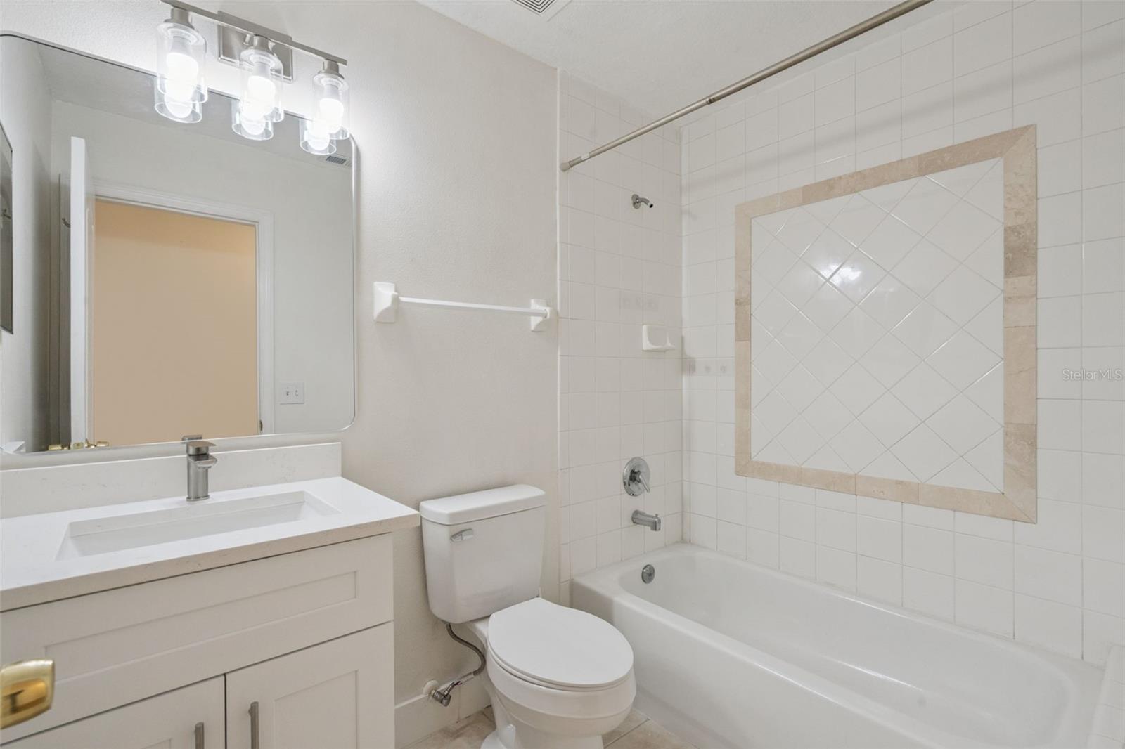 Image 15 of 21 For 2704 Central Boulevard