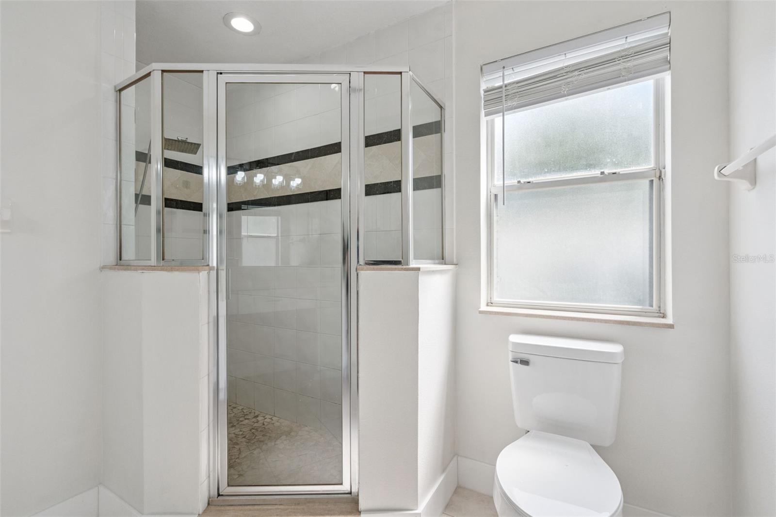 Image 16 of 21 For 2704 Central Boulevard