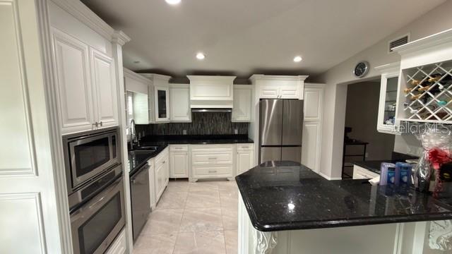 Image 10 of 37 For 633 Spring Oaks Boulevard