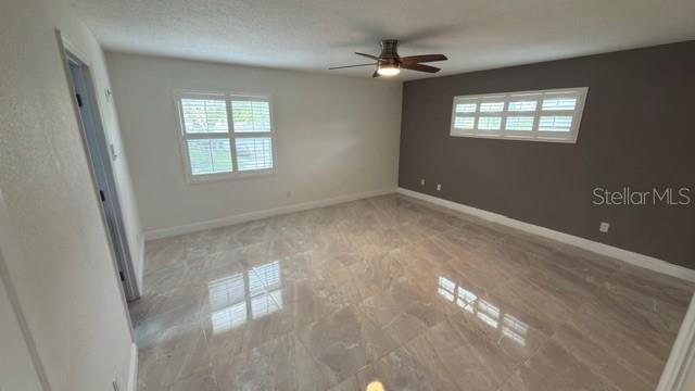 Image 17 of 37 For 633 Spring Oaks Boulevard