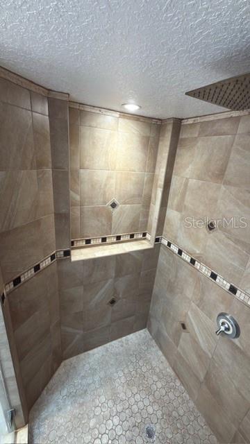 Image 18 of 37 For 633 Spring Oaks Boulevard