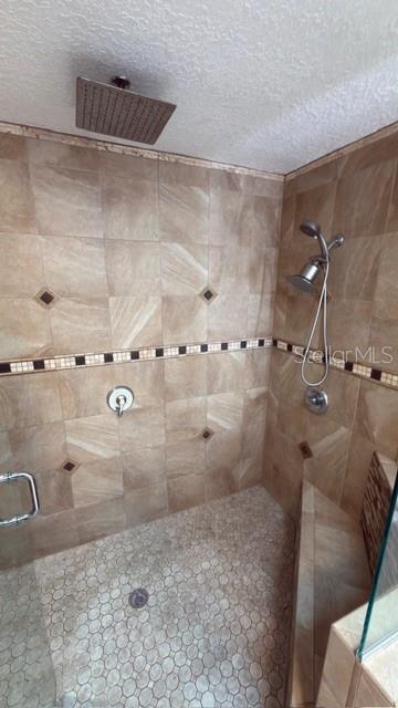 Image 19 of 37 For 633 Spring Oaks Boulevard