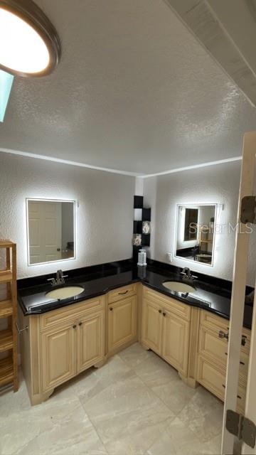 Image 20 of 37 For 633 Spring Oaks Boulevard