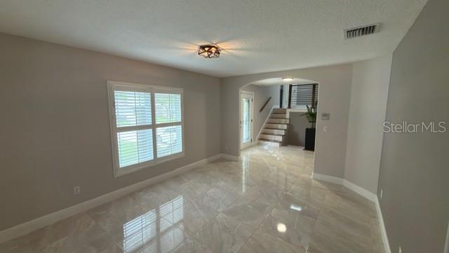 Image 4 of 37 For 633 Spring Oaks Boulevard