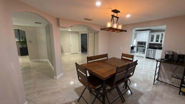 Image 7 of 37 For 633 Spring Oaks Boulevard