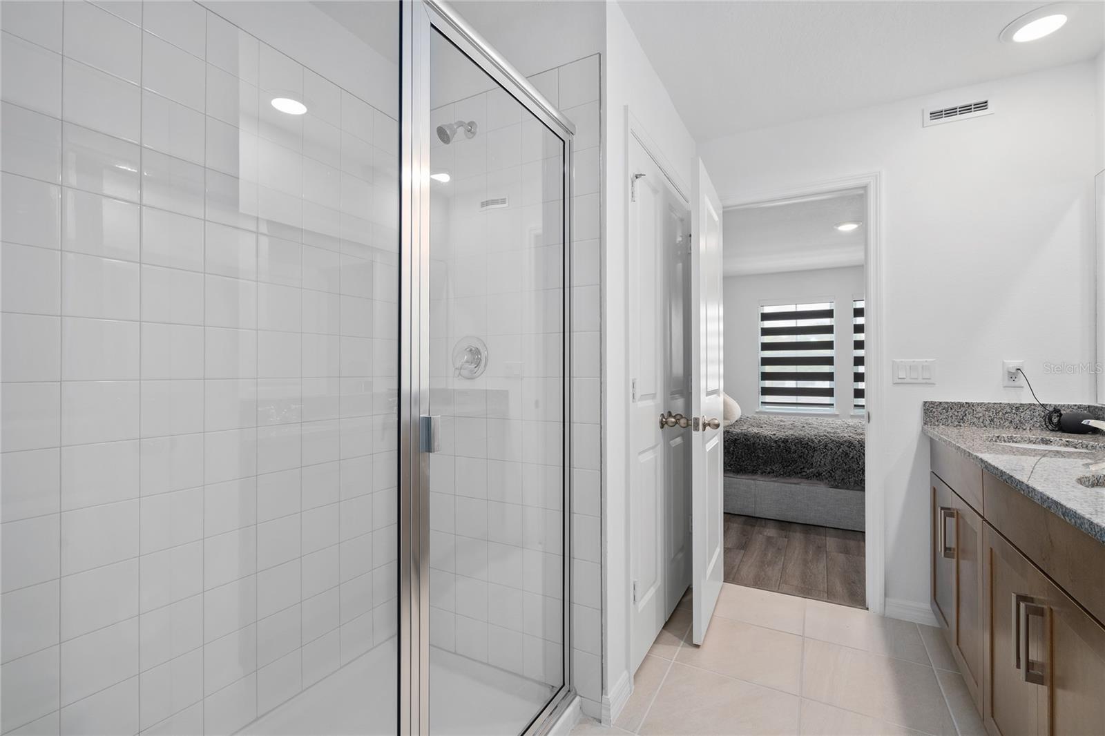 Image 21 of 44 For 655 Clark Street