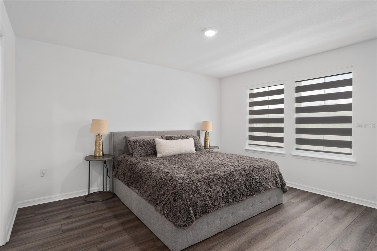 Image 23 of 44 For 655 Clark Street