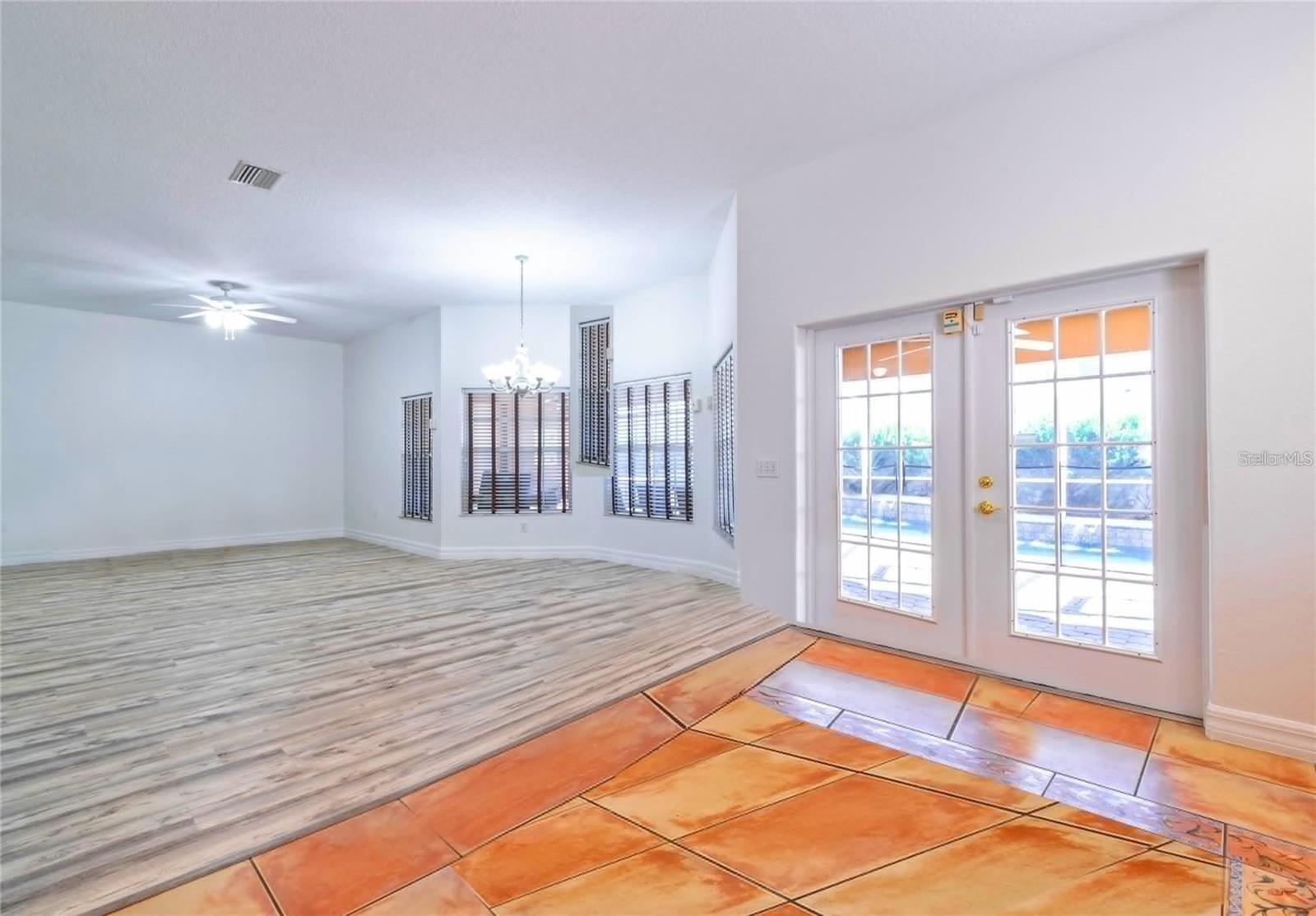 Image 14 of 34 For 284 Vista Drive