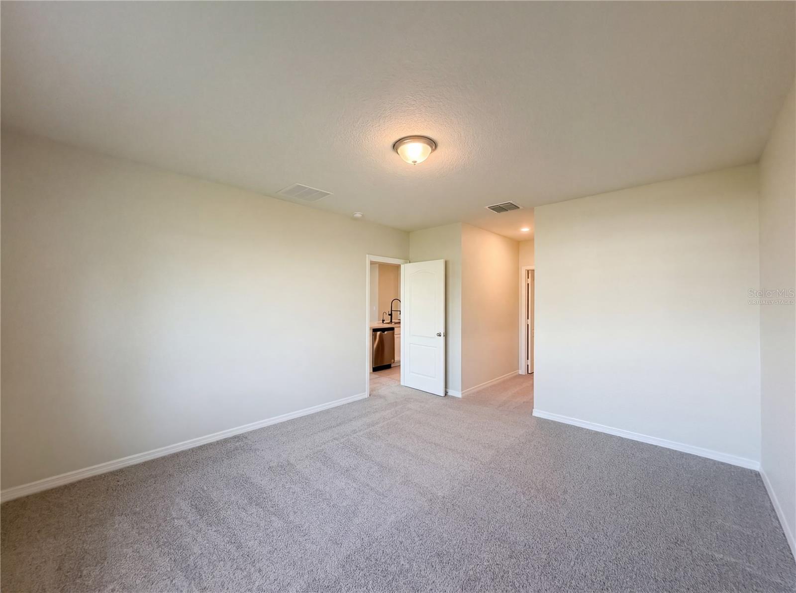 Image 4 of 21 For 1818 Irby Court