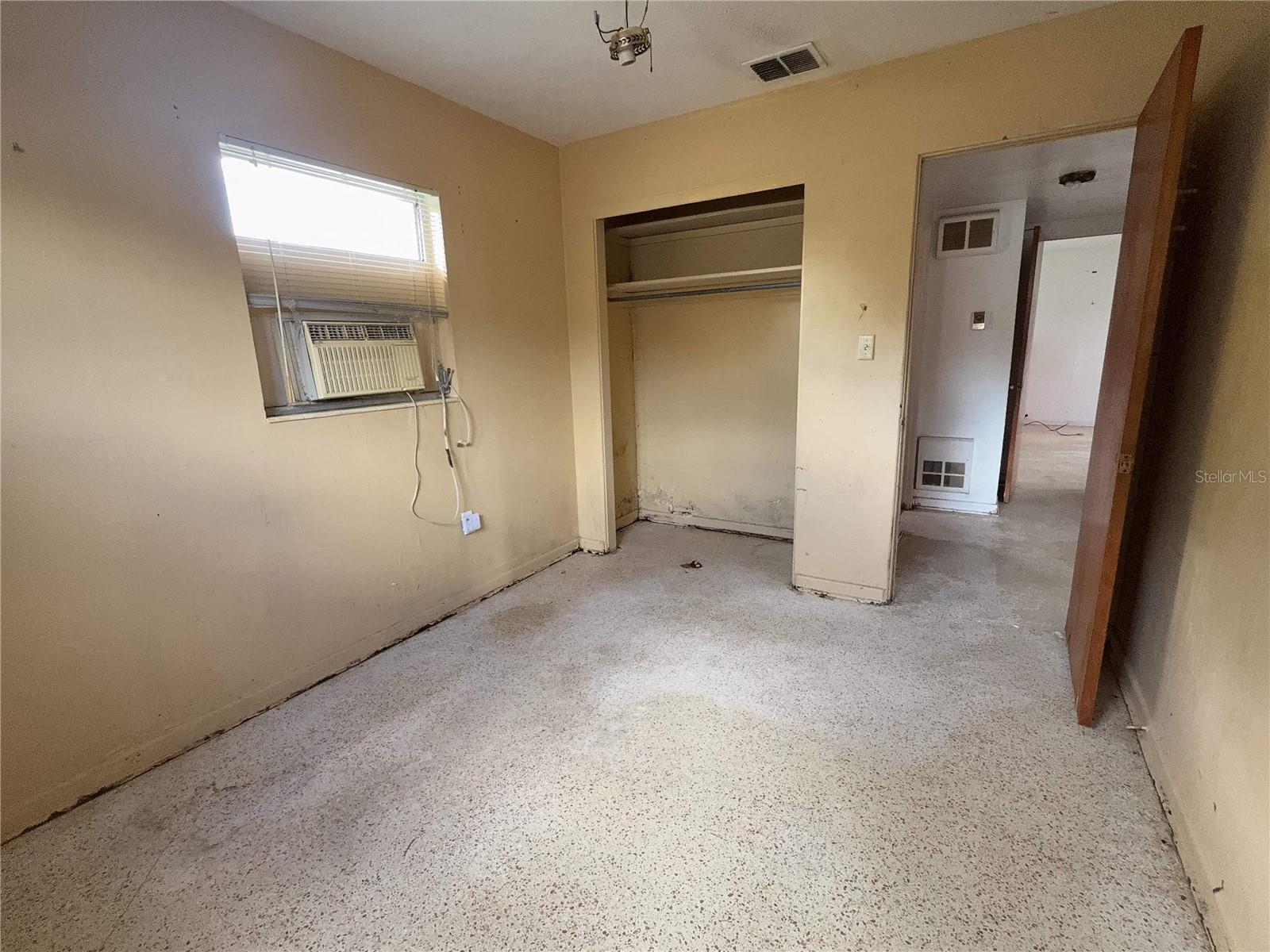 Image 12 of 23 For 6120 Edgebrook Drive