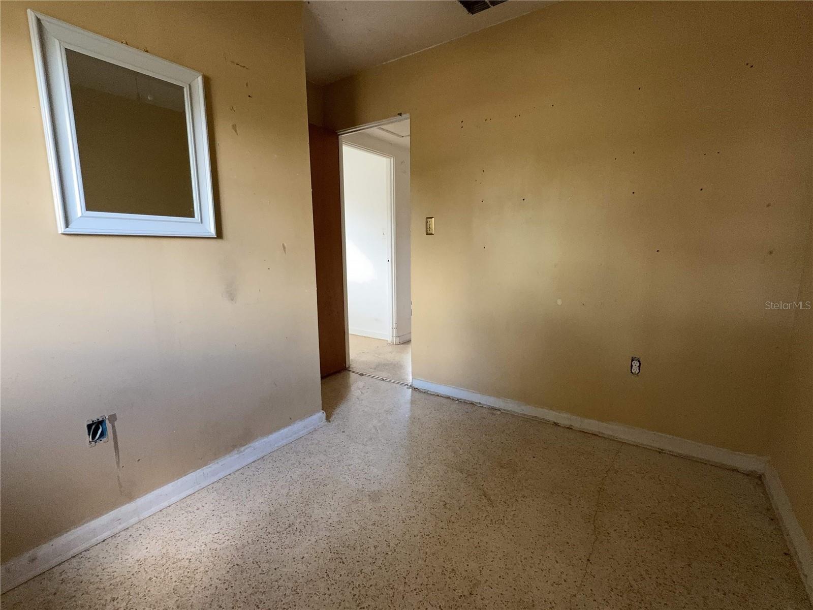 Image 14 of 23 For 6120 Edgebrook Drive