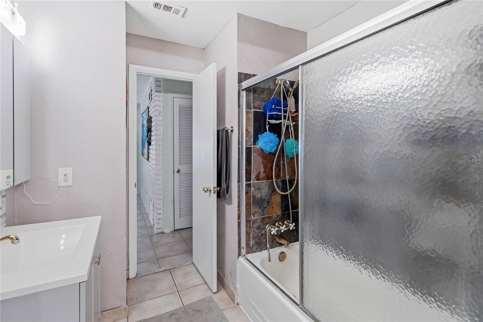 Image 18 of 27 For 6210 Spanish Oak Drive