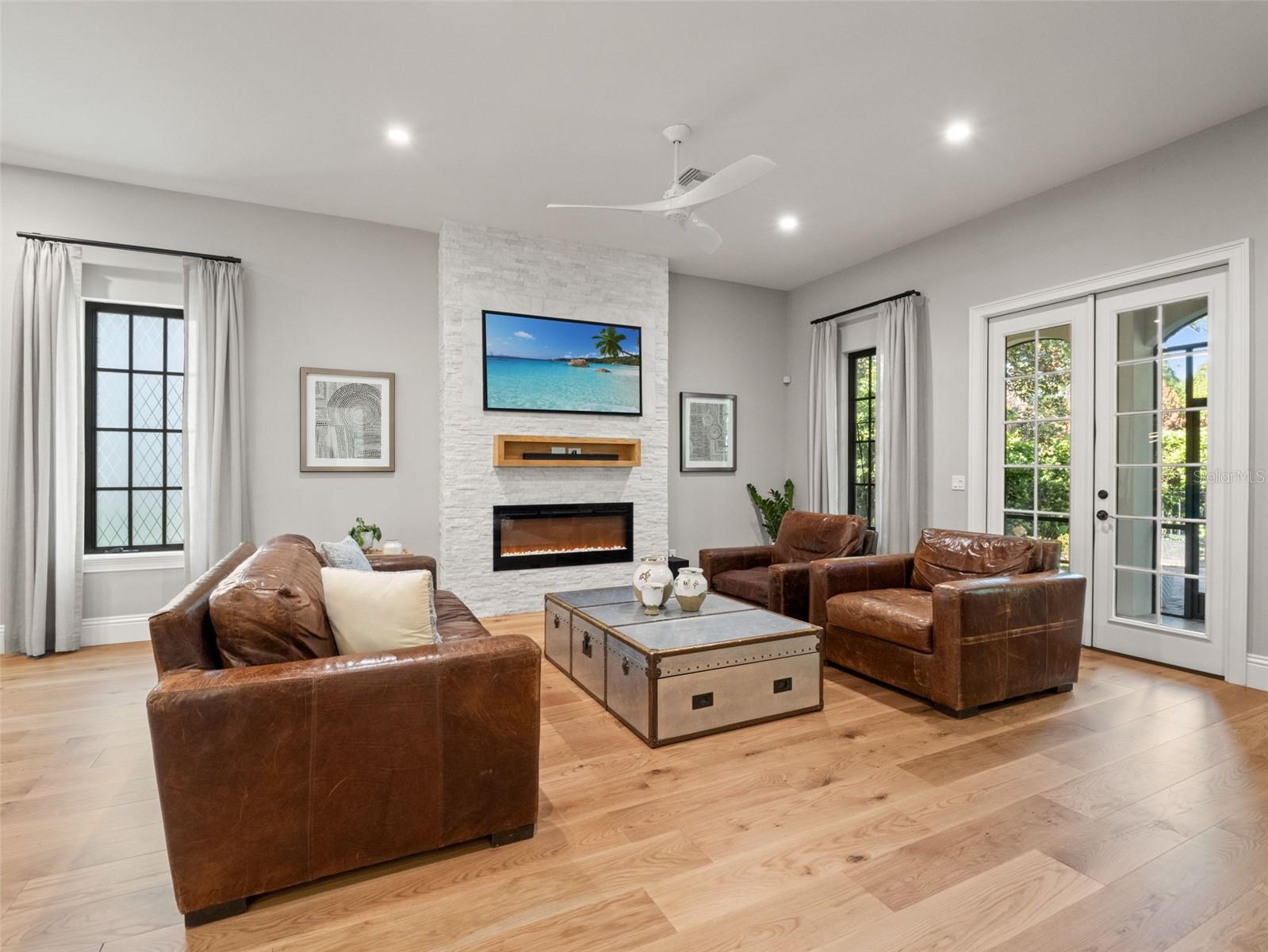 Image 41 of 72 For 9849 Covent Garden Drive