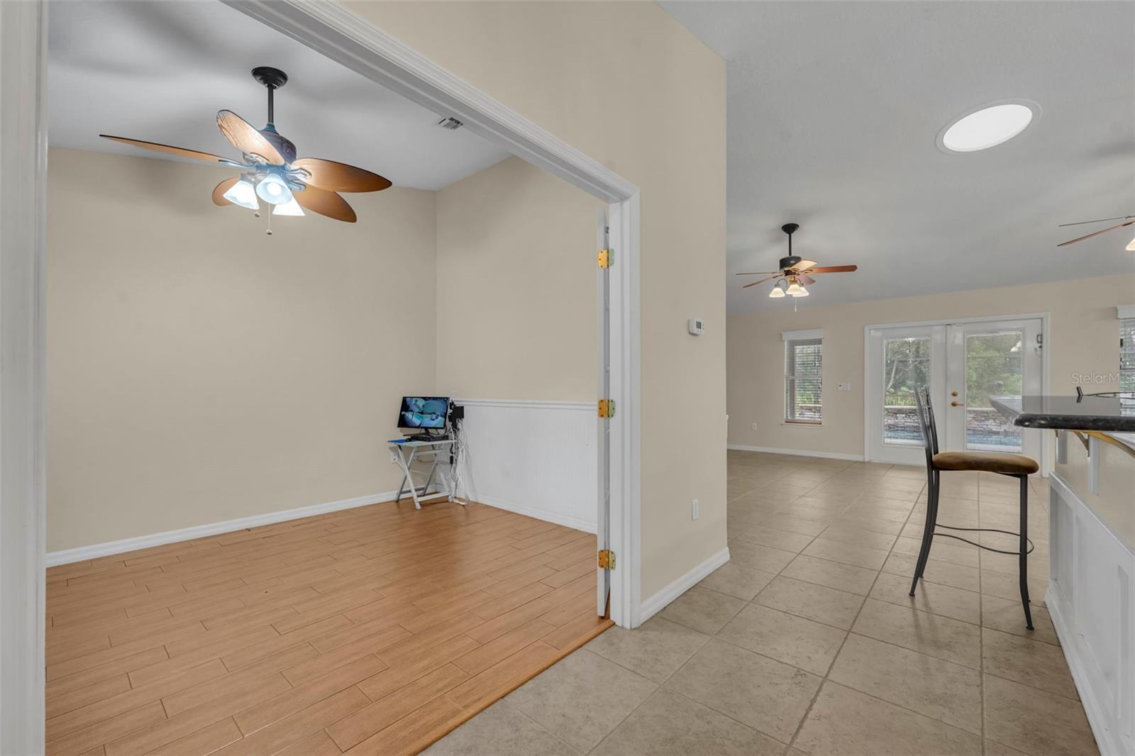 Listing photo id 6 for 1640 Strathcona Avenue