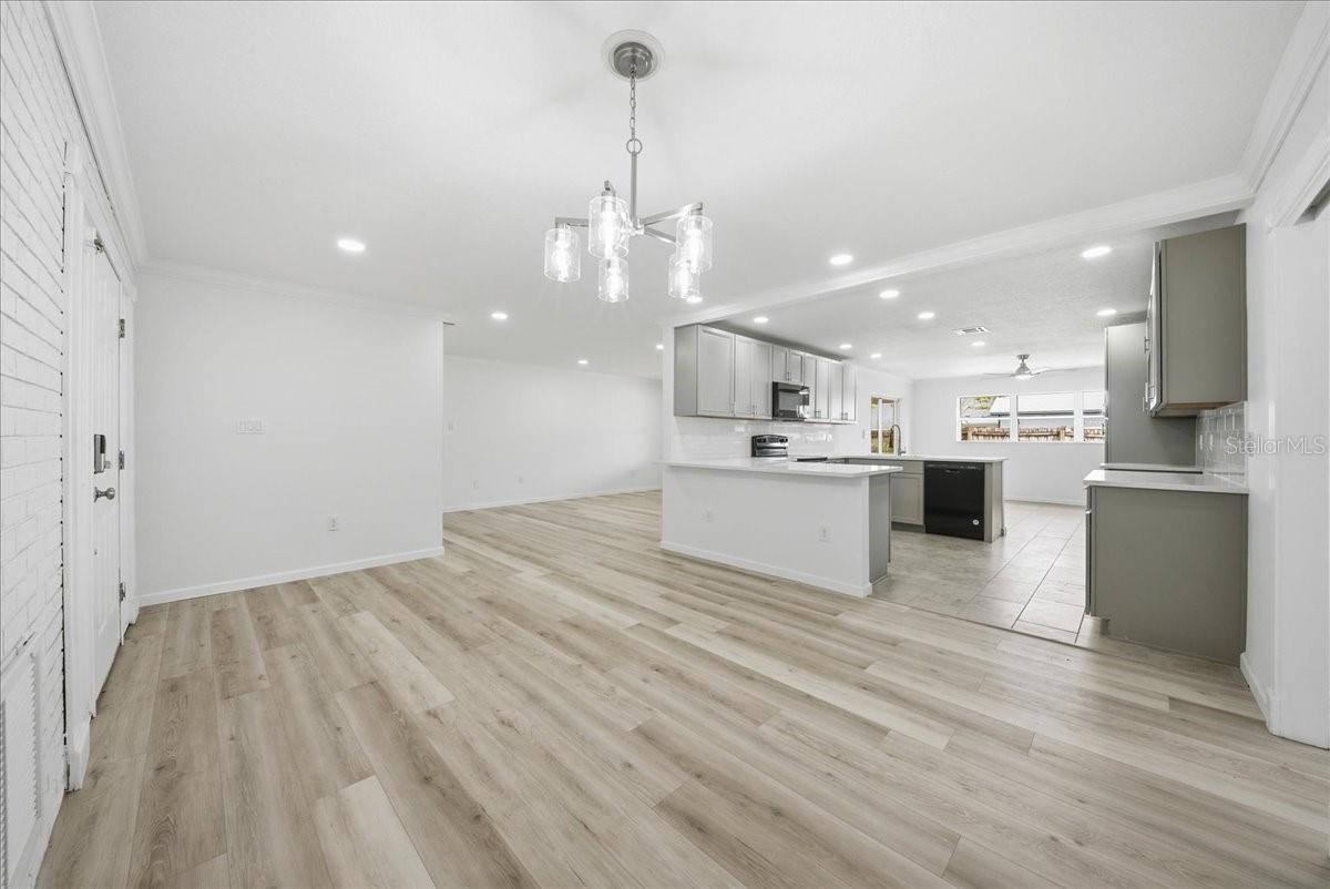 Image 13 of 38 For 2661 Applewood Drive