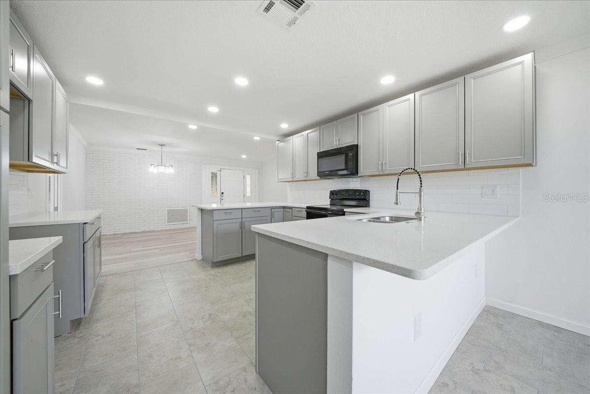 Image 18 of 38 For 2661 Applewood Drive