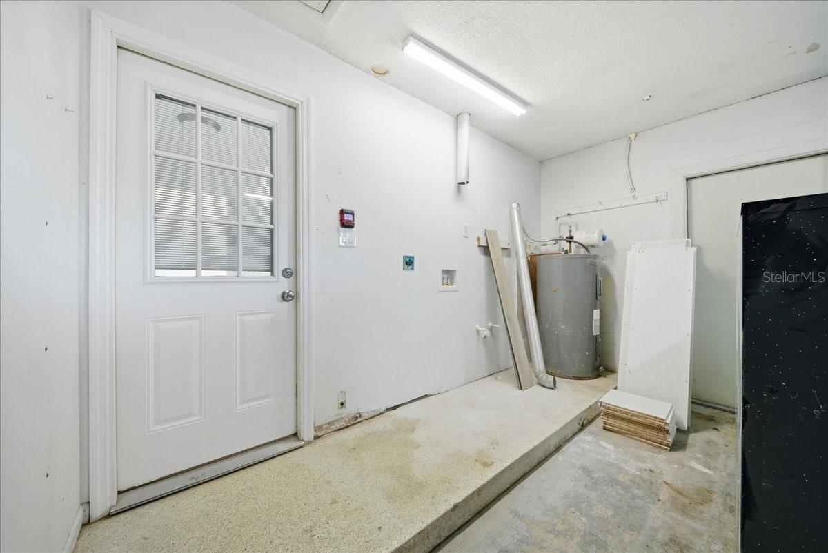 Image 36 of 38 For 2661 Applewood Drive