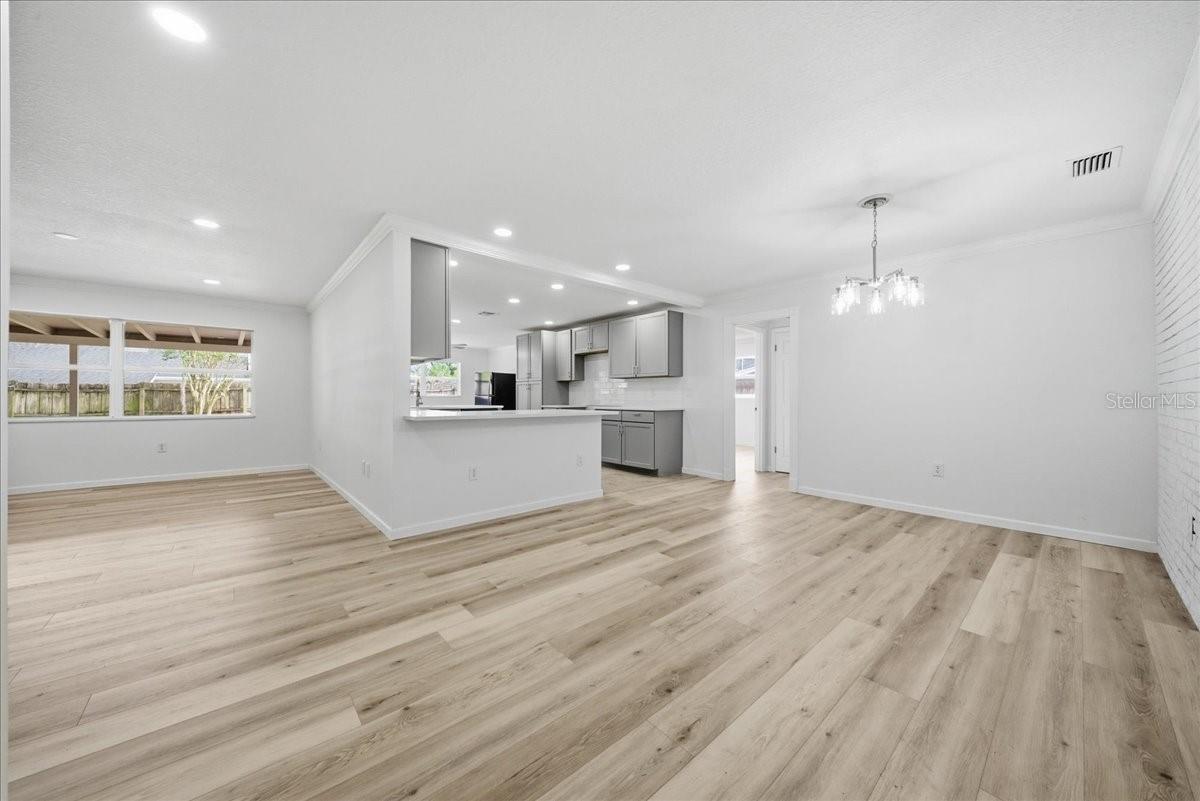 Image 9 of 38 For 2661 Applewood Drive