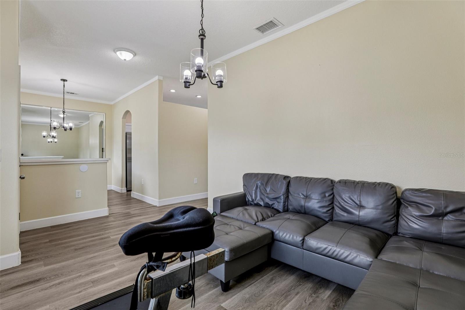 Image 11 of 21 For 943 Amaros Avenue