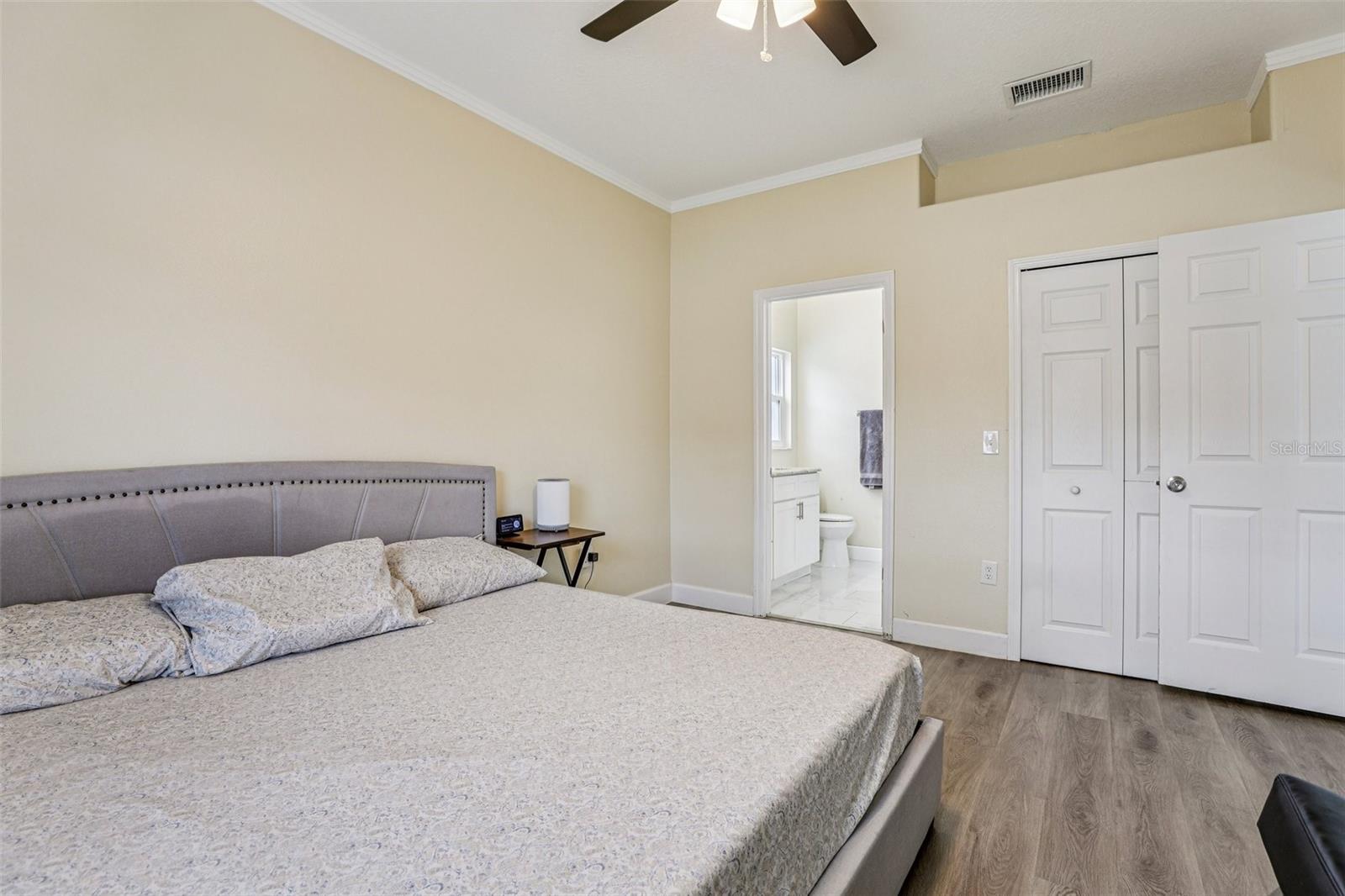 Image 13 of 21 For 943 Amaros Avenue