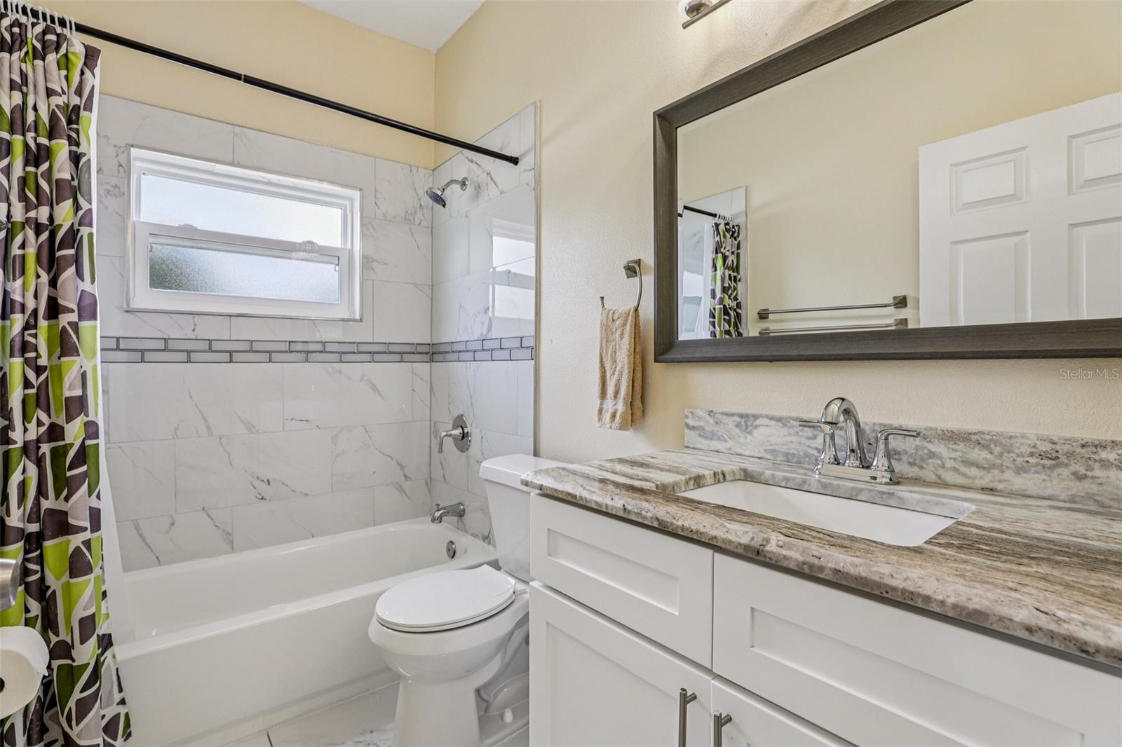 Image 16 of 21 For 943 Amaros Avenue