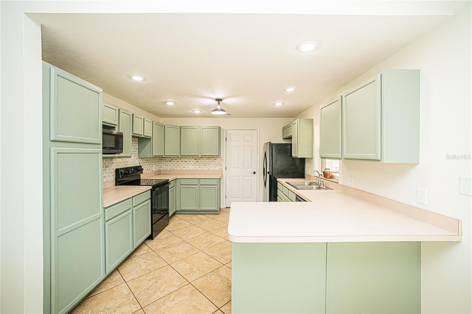 Image 2 of 35 For 565 Chula Woods Court