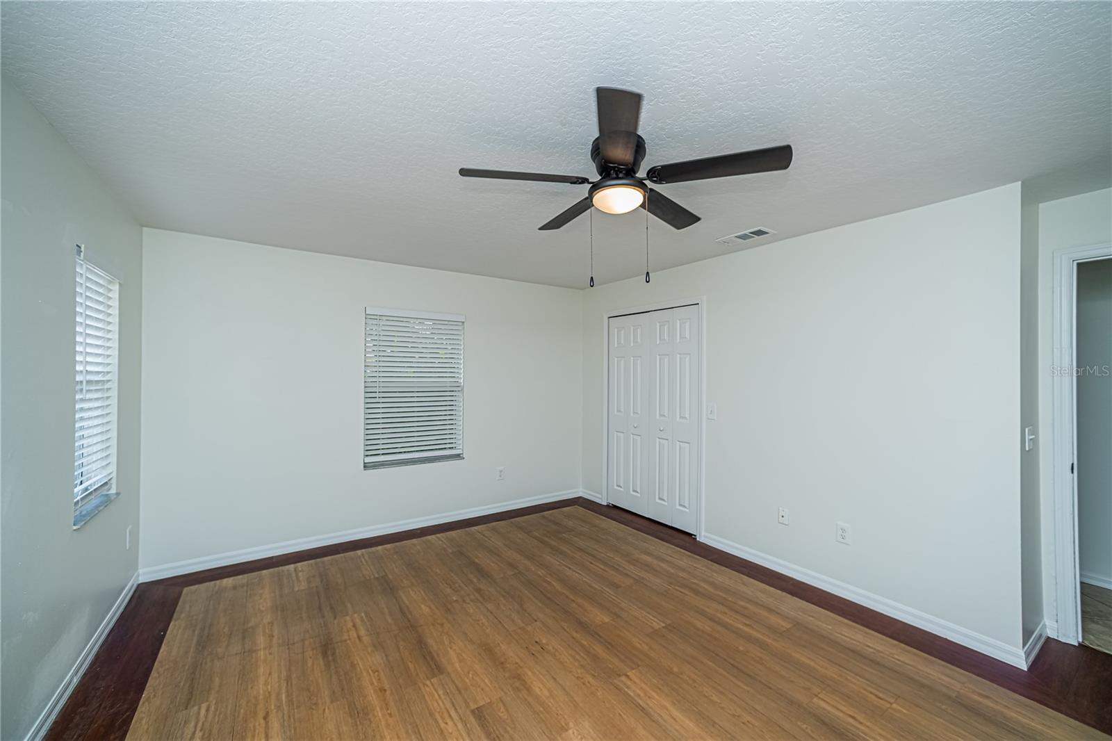 Image 23 of 35 For 565 Chula Woods Court