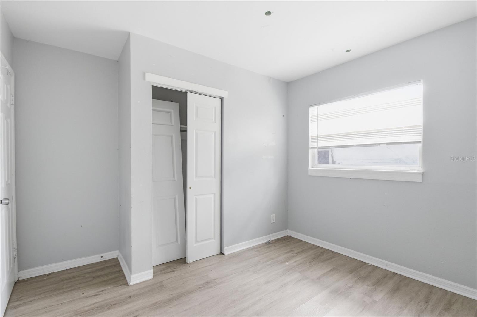 Listing photo id 26 for 5209 80th Street