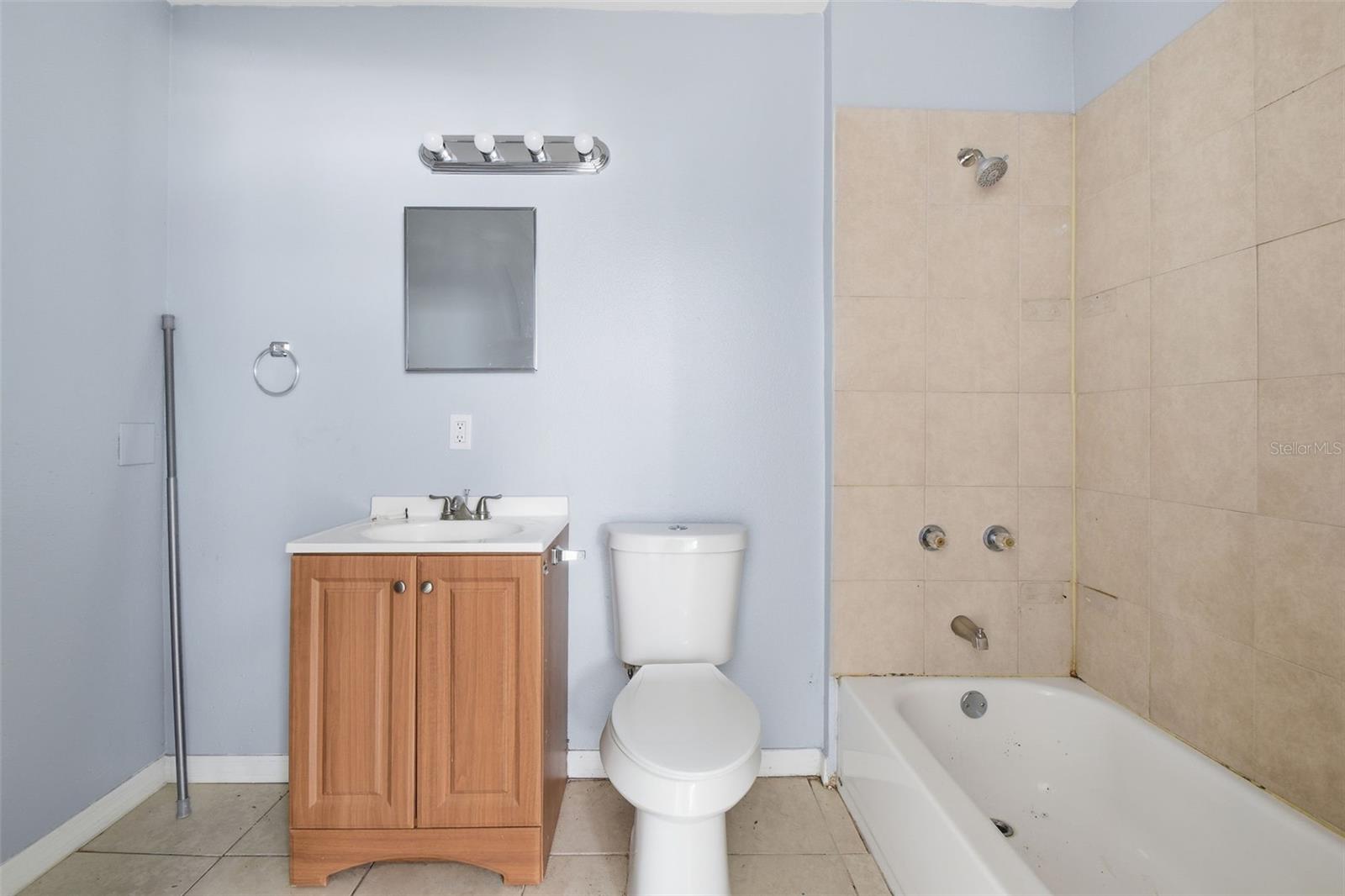 Listing photo id 30 for 5209 80th Street