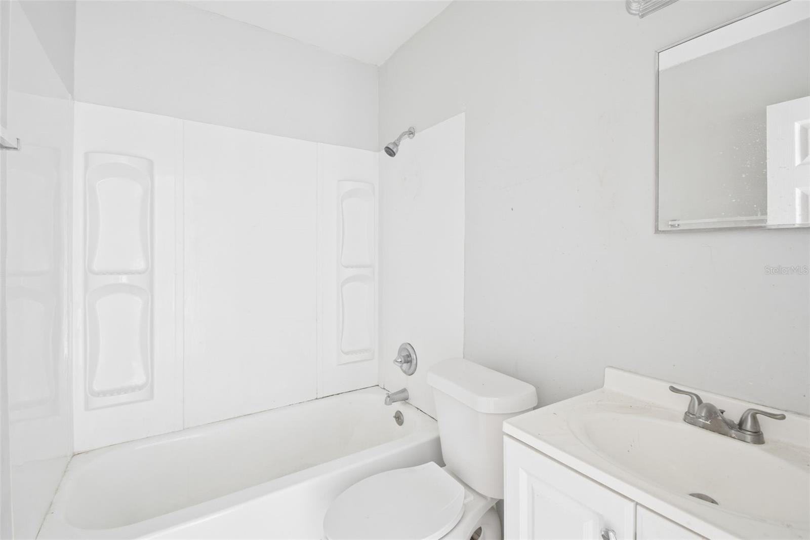 Listing photo id 31 for 5209 80th Street