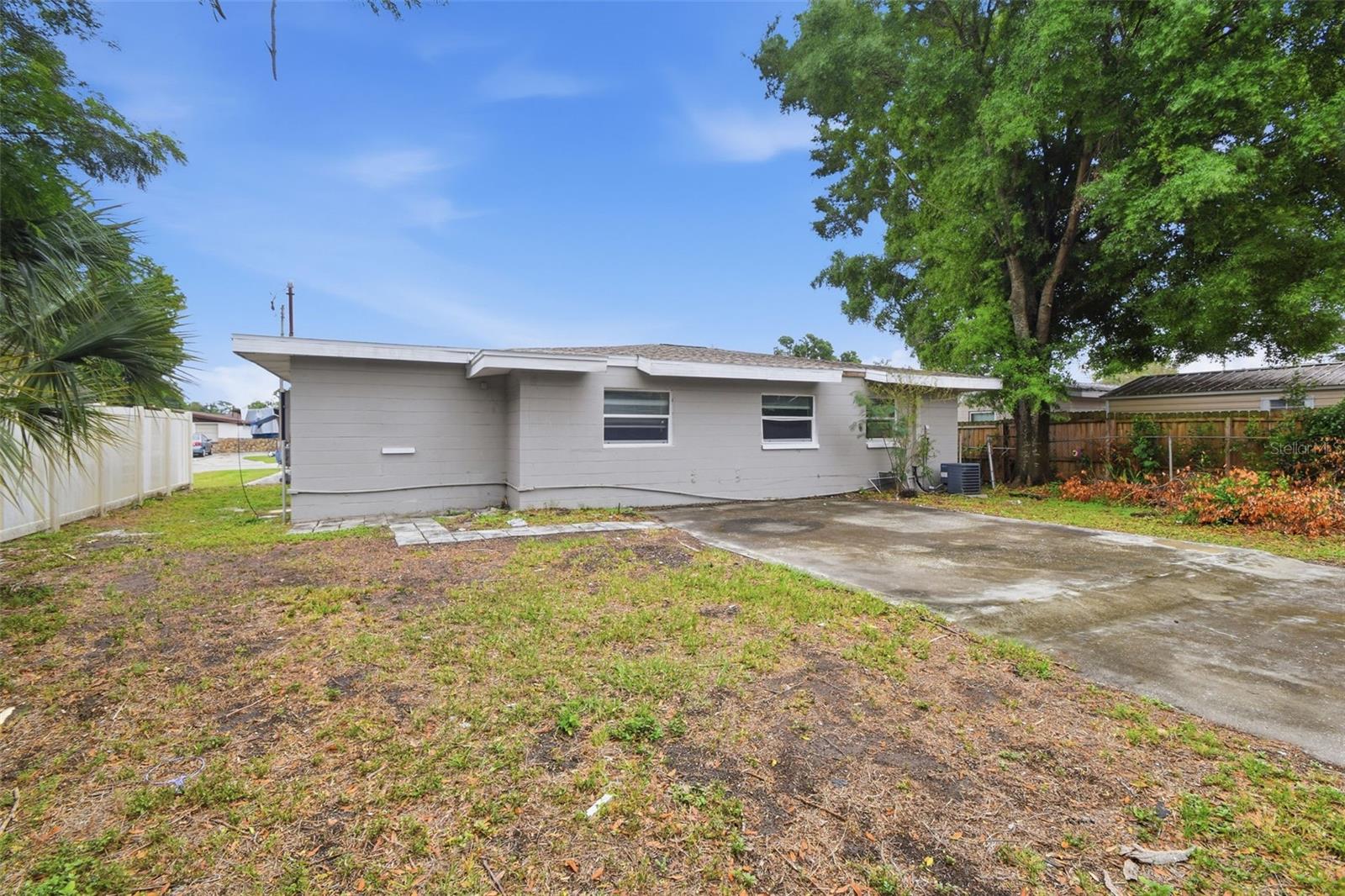 Listing photo id 36 for 5209 80th Street