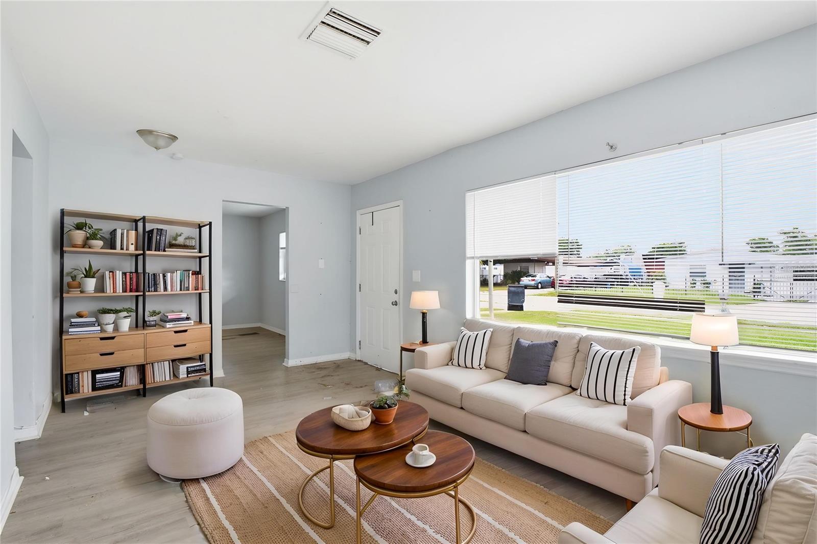 Listing photo id 3 for 5209 80th Street