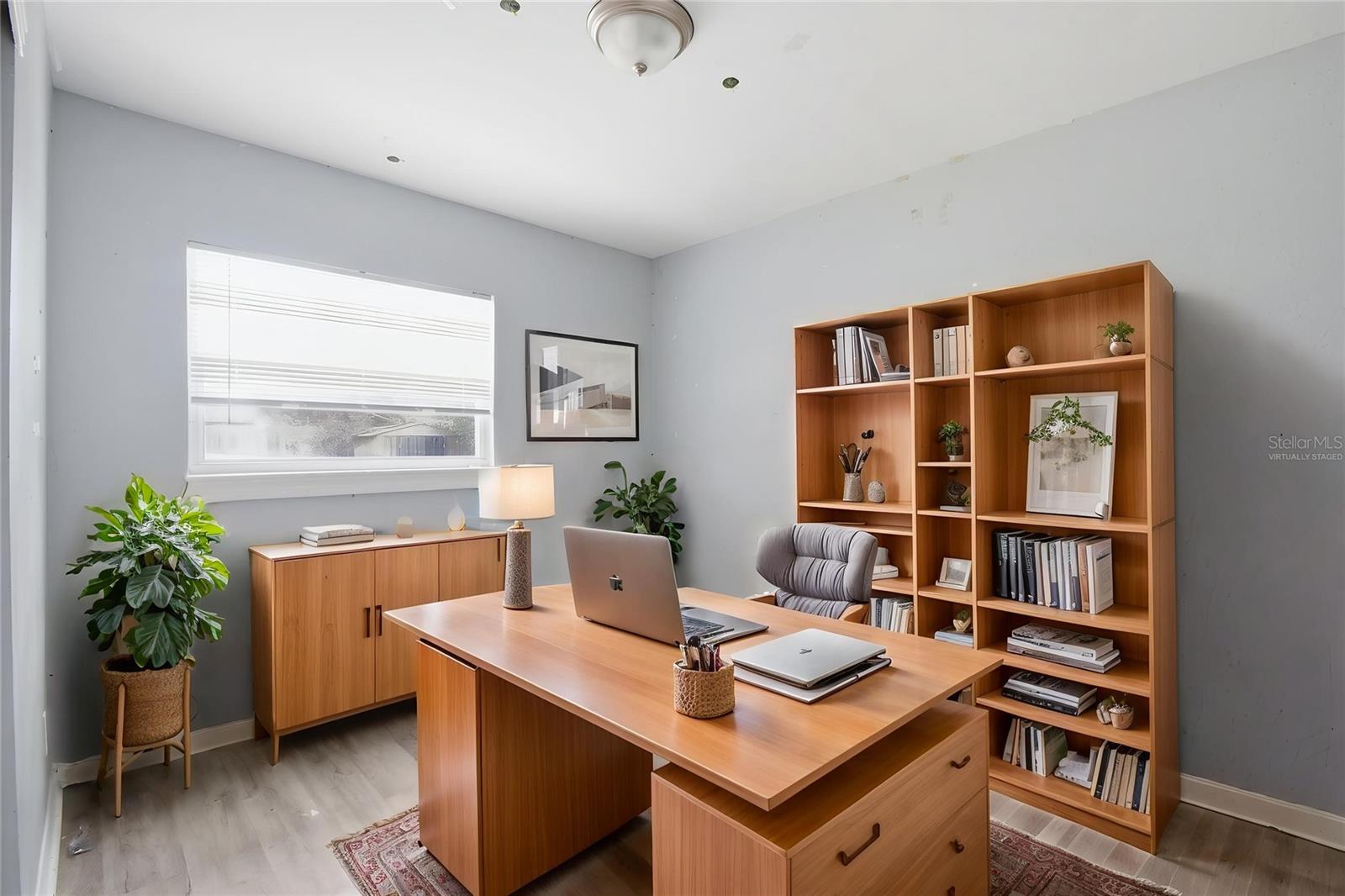 Listing photo id 4 for 5209 80th Street