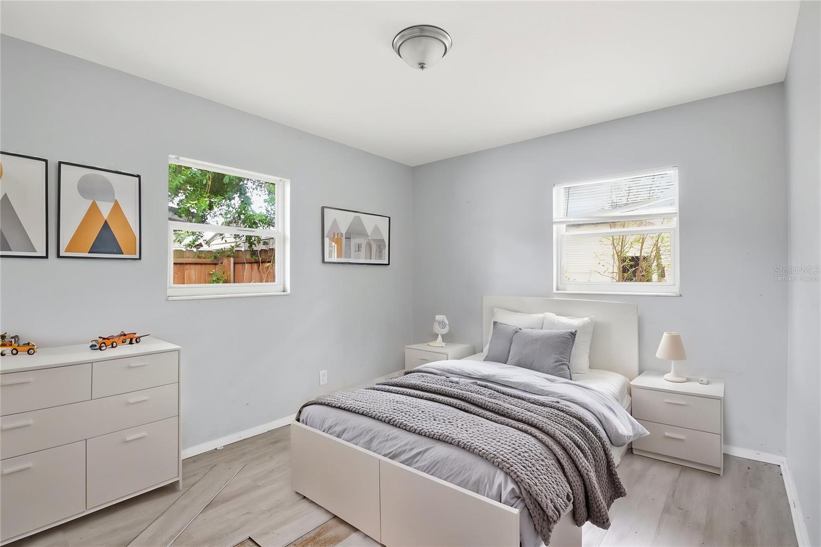 Listing photo id 5 for 5209 80th Street