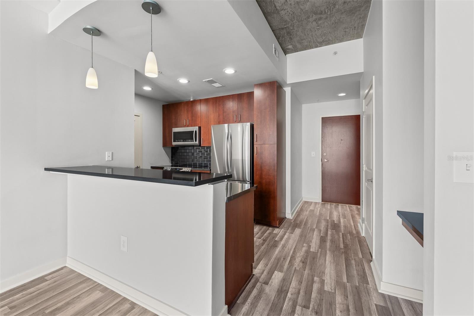 Image 10 of 32 For 155 Court Avenue 1604