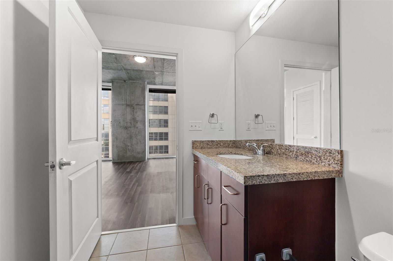 Image 18 of 32 For 155 Court Avenue 1604