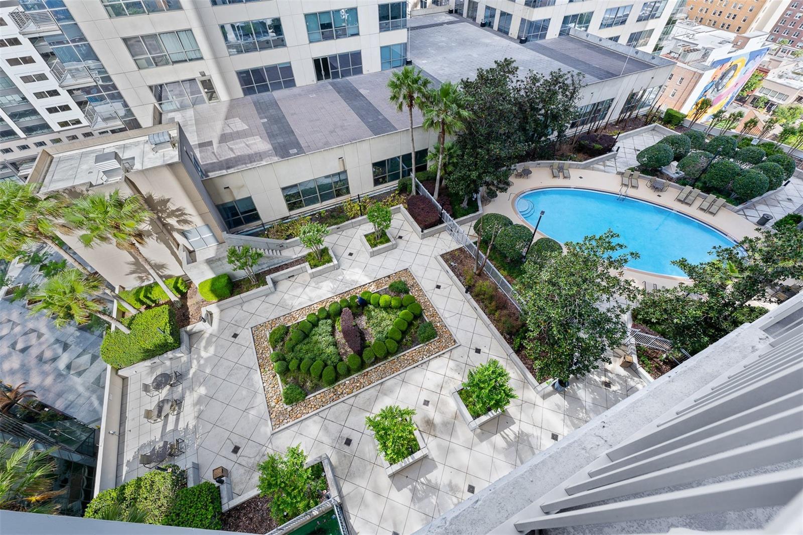 Image 23 of 32 For 155 Court Avenue 1604