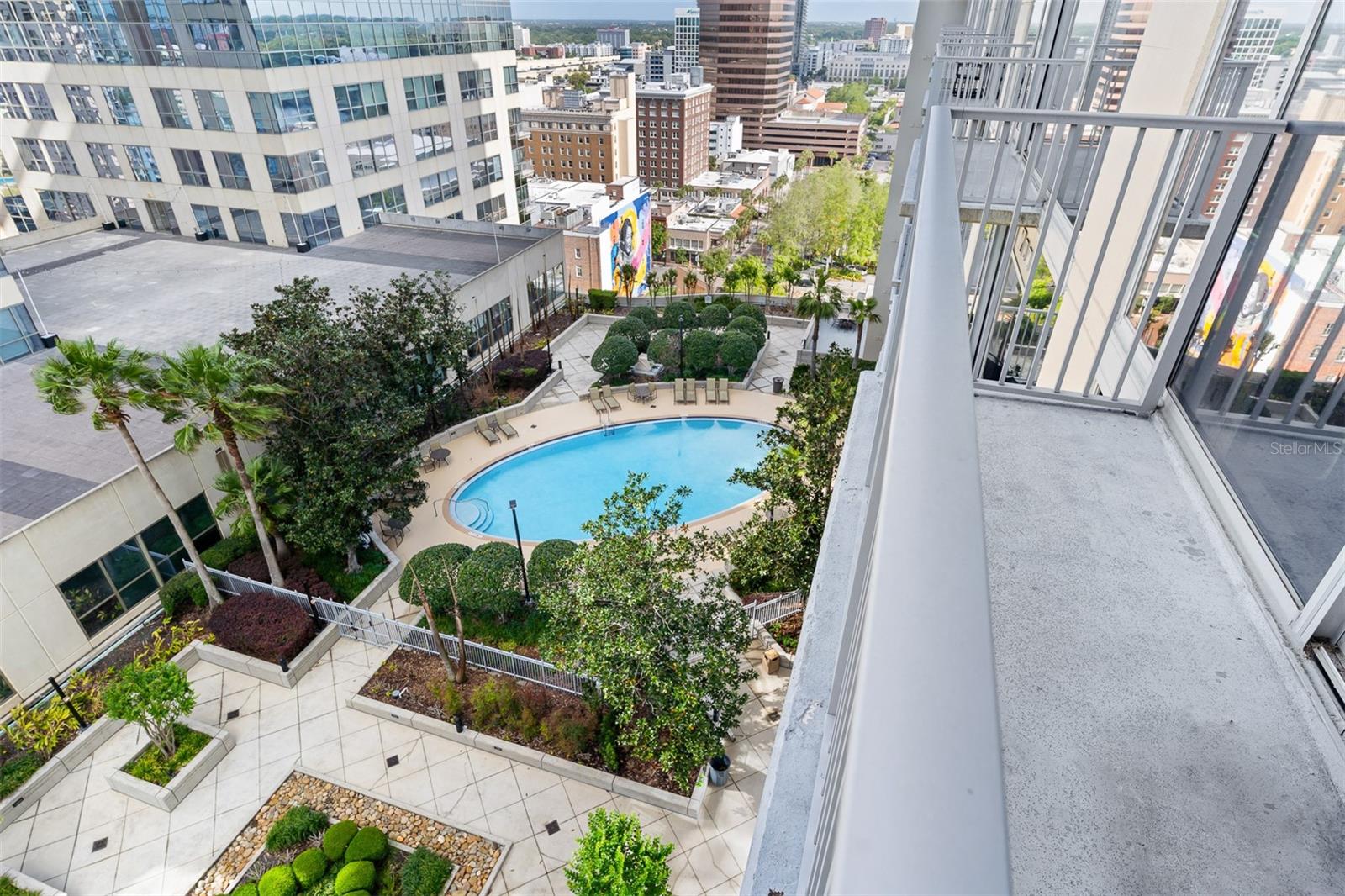 Image 24 of 32 For 155 Court Avenue 1604