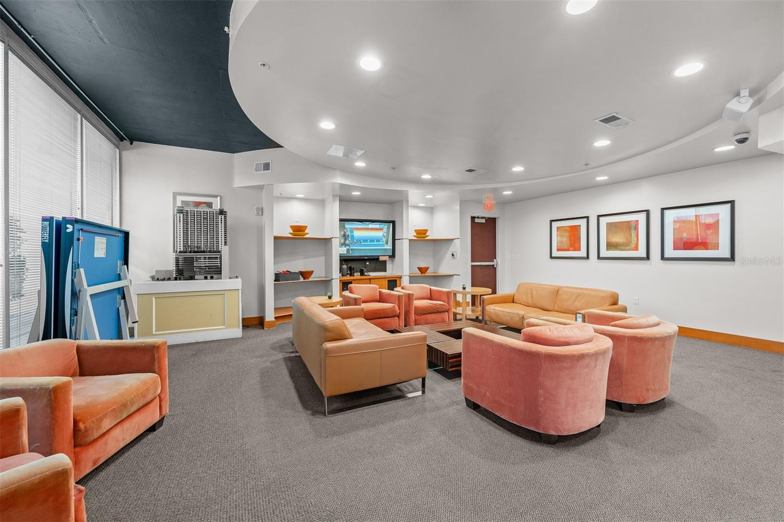 Image 28 of 32 For 155 Court Avenue 1604