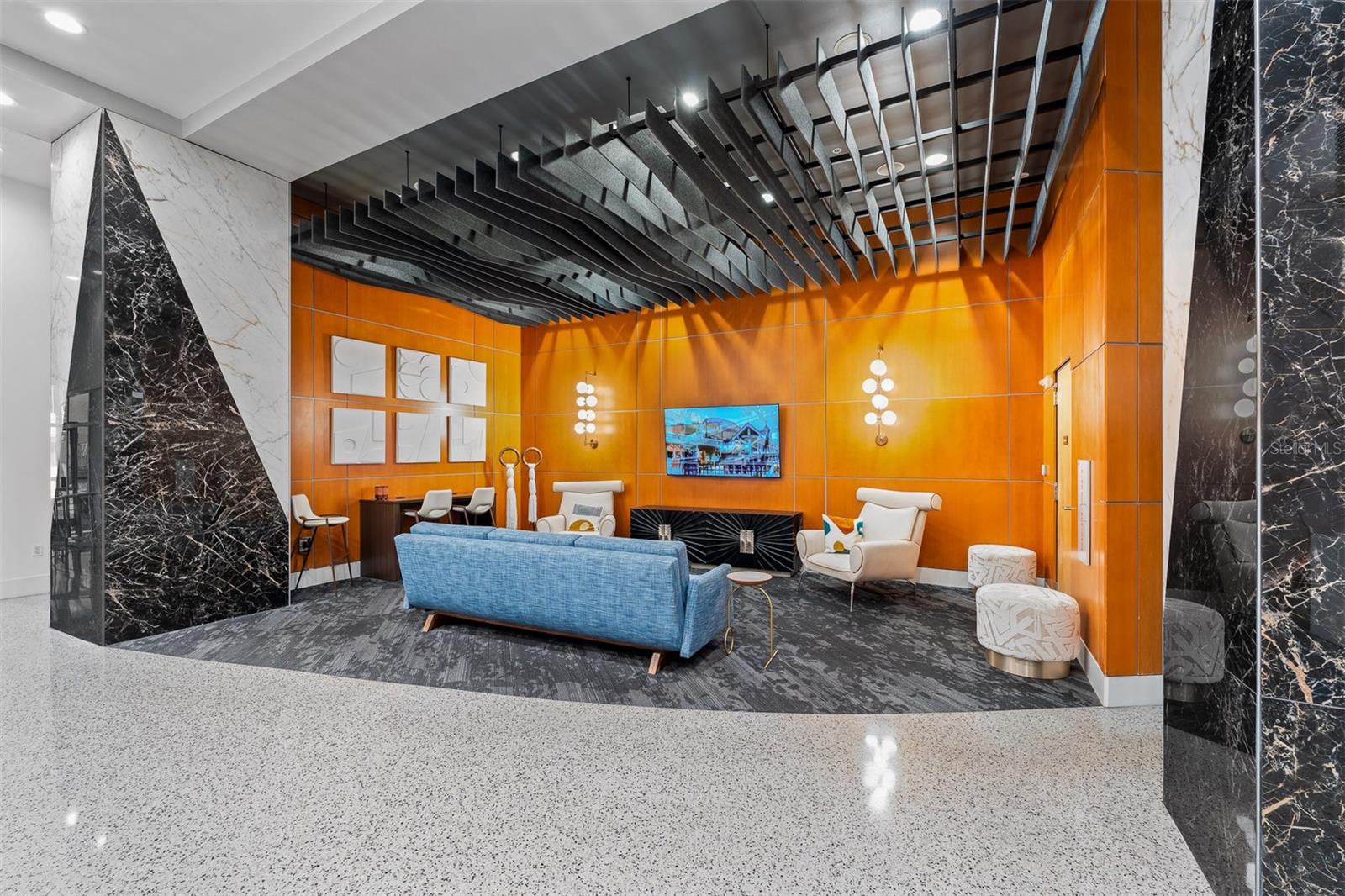 Image 5 of 32 For 155 Court Avenue 1604