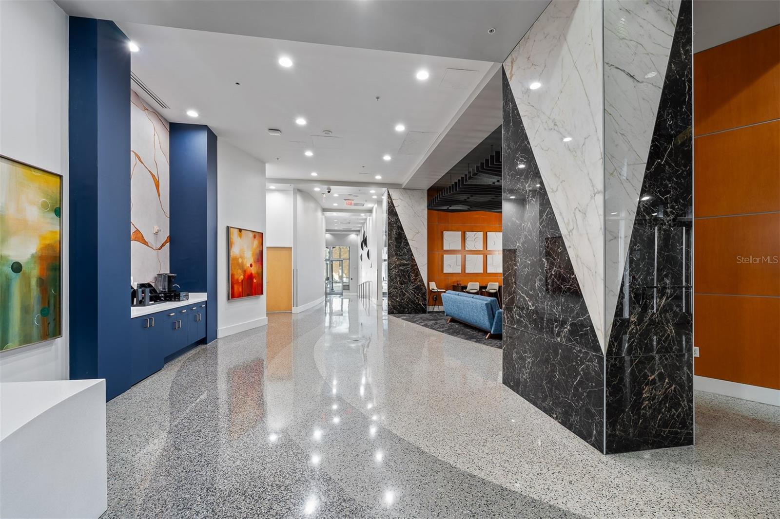 Image 6 of 32 For 155 Court Avenue 1604