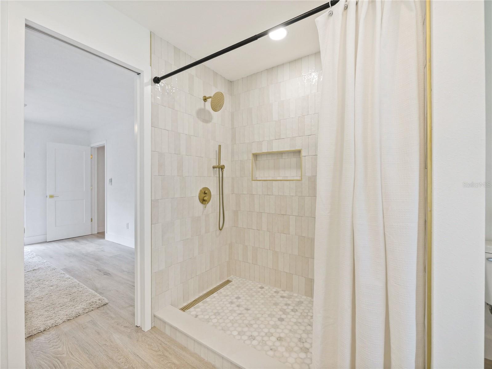 Image 14 of 29 For 2466 Fieldingwood Road