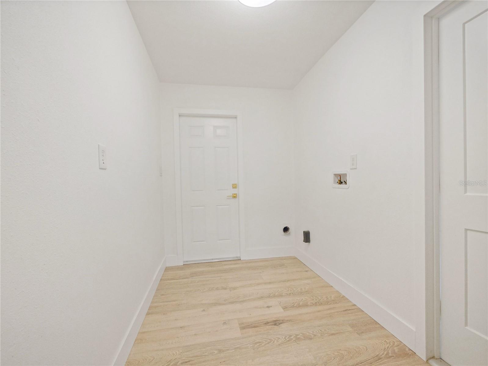 Image 19 of 29 For 2466 Fieldingwood Road