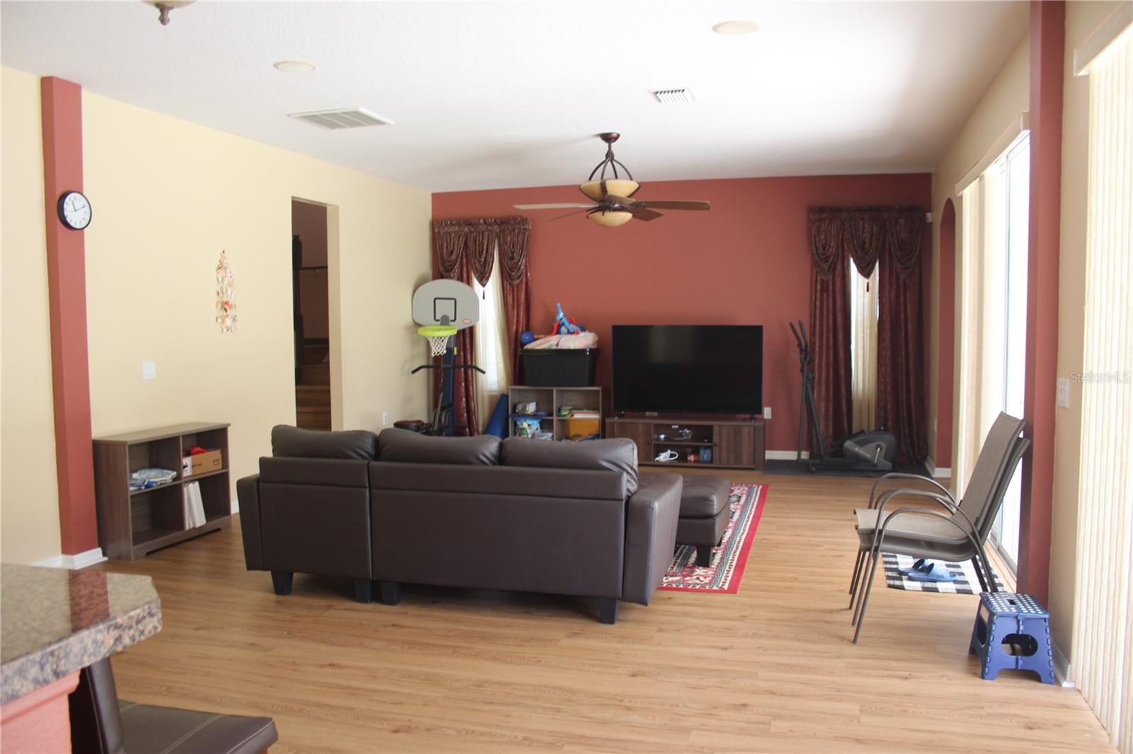 Image 29 of 95 For 2543 Chapala Drive