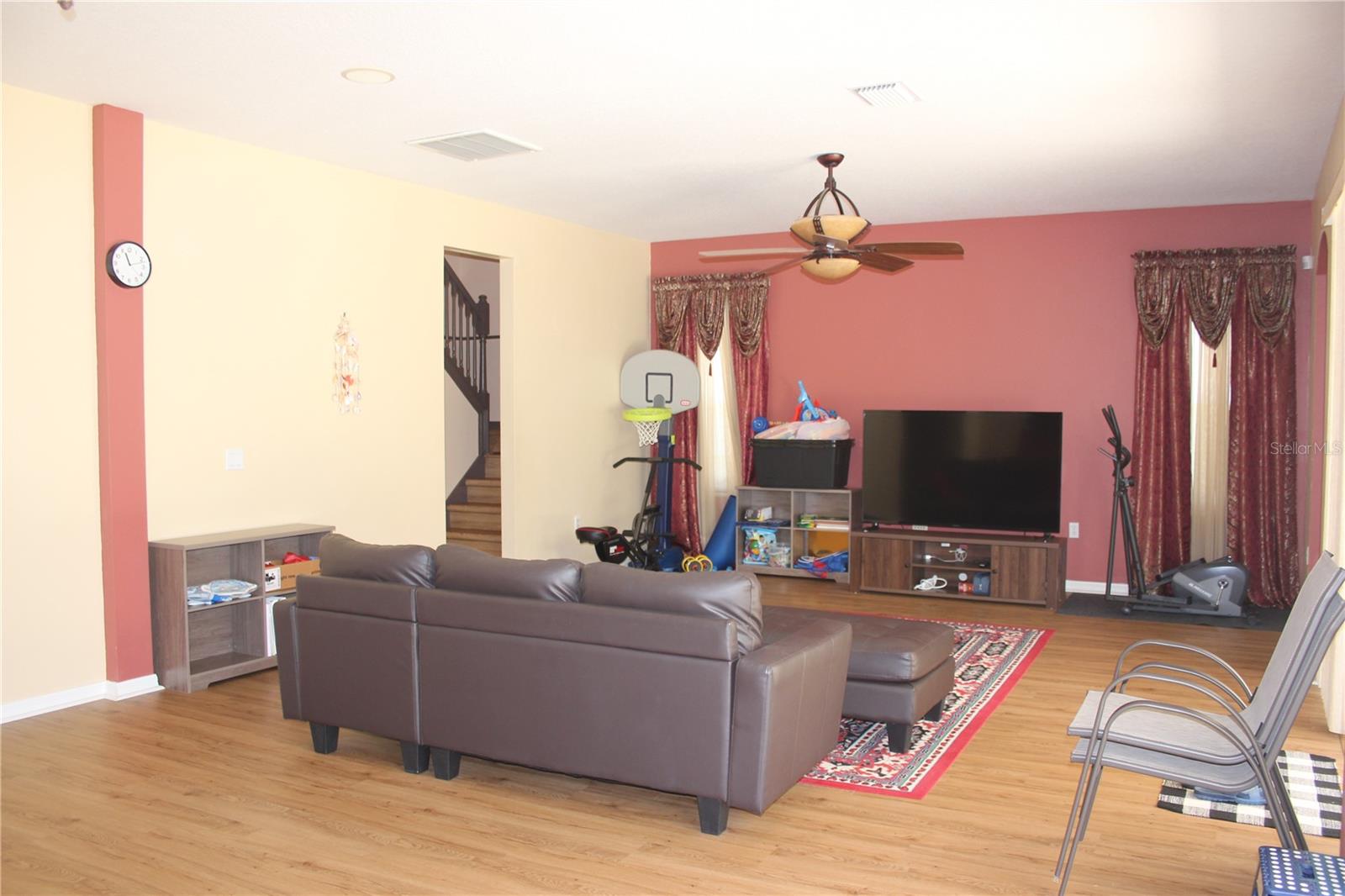 Image 33 of 95 For 2543 Chapala Drive