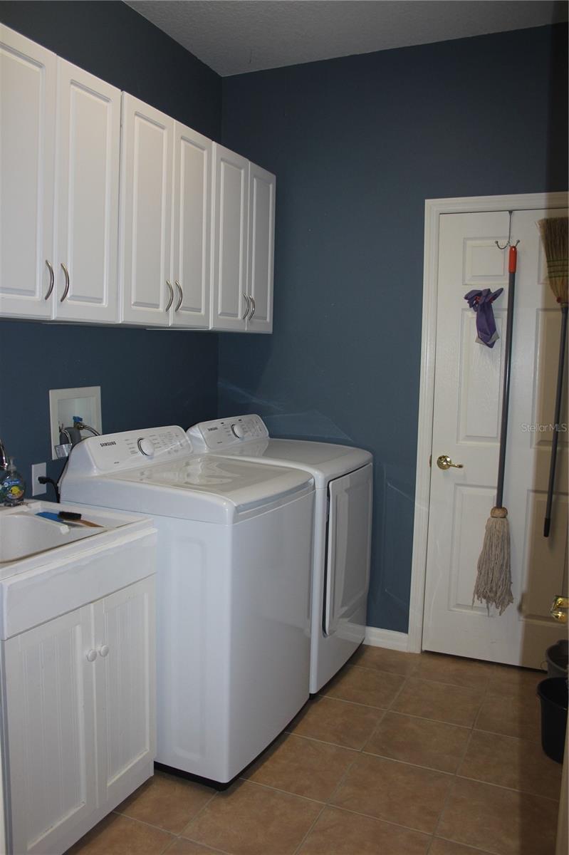 Image 41 of 95 For 2543 Chapala Drive